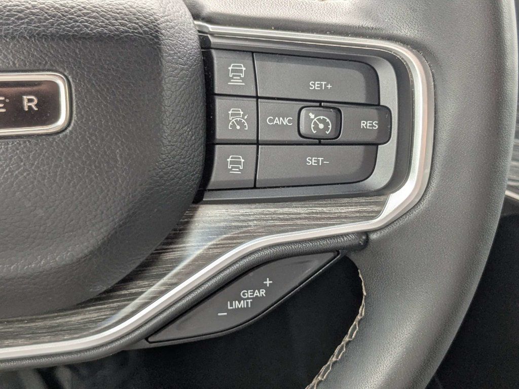 Used 2024 Jeep Wagoneer Series II w/ Flexible Seating Group AWD/4WD image 33