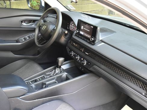 Used 2024 Honda Accord EX image 19