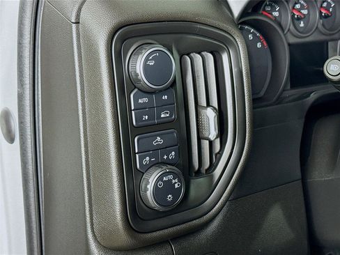 Used 2022 Chevrolet Silverado 1500 Custom image 11