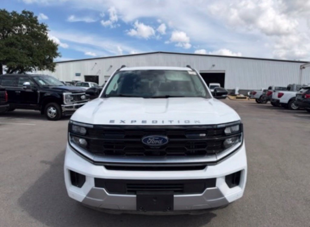 Used 2025 Ford Expedition Max Platinum AWD/4WD image 7
