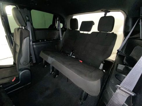 Used 2017 Dodge Grand Caravan SE FWD image 30