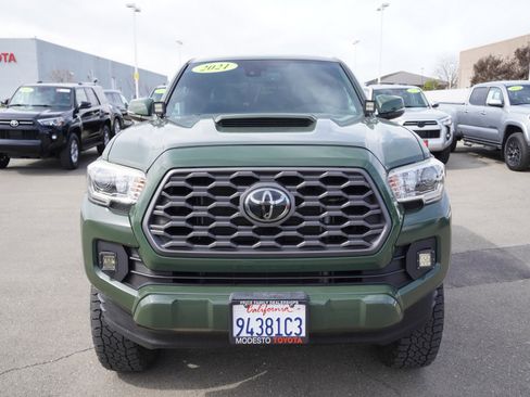 Used 2021 Toyota Tacoma TRD Sport w/ TRD Premium Sport Package image 8