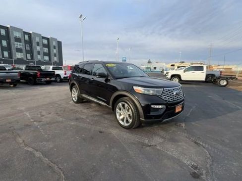 Used 2020 Ford Explorer Platinum w/ Premium Technology Package image 2