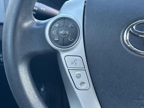 Used 2012 Toyota Prius Three image 36