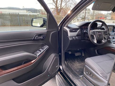 Used 2018 GMC Yukon SLE image 10