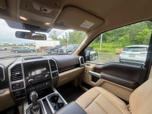 Used 2018 Ford F150 Lariat w/ Equipment Group 502A Luxury AWD/4WD image 13