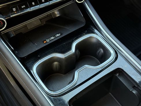 Used 2023 Chevrolet Tahoe Z71 w/ Luxury Package image 22