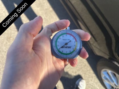 Used 2017 Ford Fusion SE w/ Fusion SE Technology Package image 42