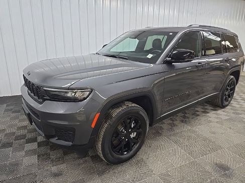 Used 2024 Jeep Grand Cherokee L Laredo image 8