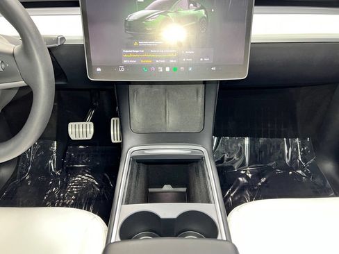 Used 2024 Tesla Model Y Performance AWD/4WD image 13