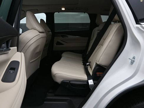 Used 2025 INFINITI QX60 Luxe w/ Vision Package image 16