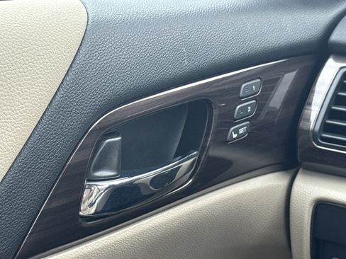 Used 2016 Honda Accord EX-L image 5