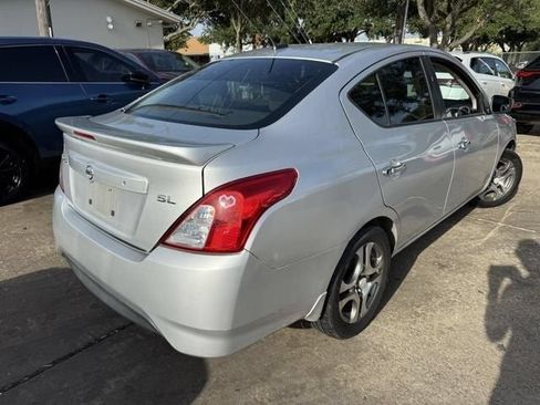 Used 2017 Nissan Versa FWD image 5