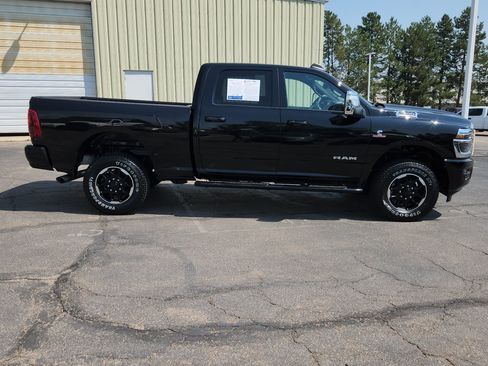 Used 2025 RAM 2500 Laramie AWD/4WD image 11