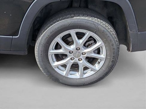 Used 2014 Jeep Cherokee Latitude FWD image 13