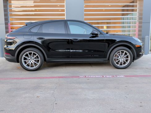 Used 2021 Porsche Cayenne Coupe image 11