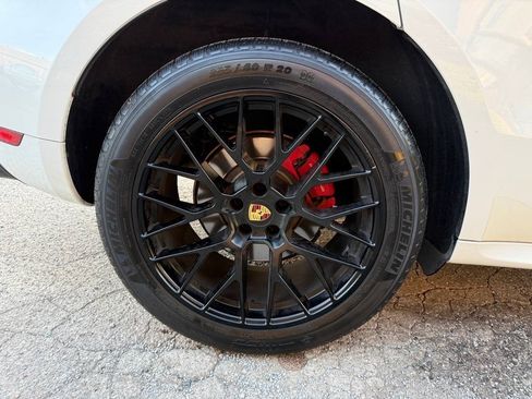 Used 2018 Porsche Macan GTS AWD/4WD image 30