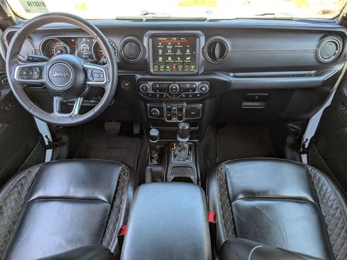 Used 2023 Jeep Wrangler Unlimited Sahara AWD/4WD image 4