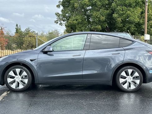 Used 2021 Tesla Model Y Long Range image 5
