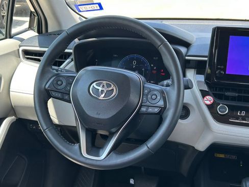 Used 2026 Toyota Corolla Cross LE w/ Moonroof Package FWD image 36
