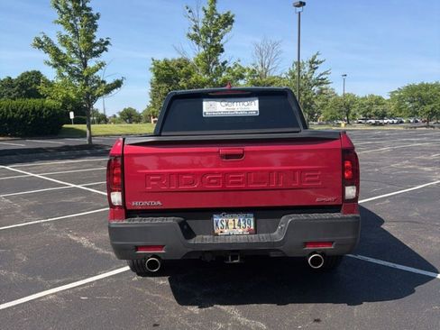 Used 2025 Honda Ridgeline Sport image 6