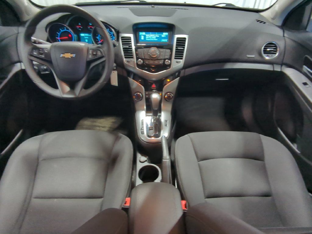 Used 2016 Chevrolet Cruze LT FWD image 18