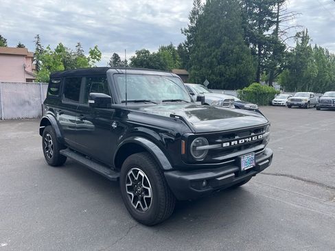 Used 2024 Ford Bronco Outer Banks AWD/4WD image 1