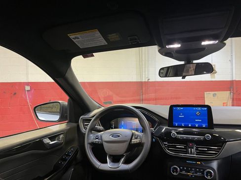 Used 2024 Ford Escape ST-Line image 34