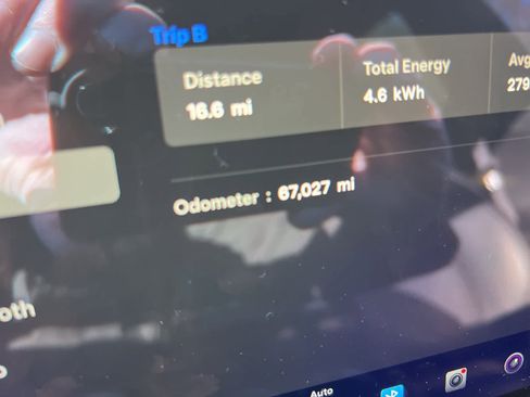 Used 2021 Tesla Model S Plaid image 2