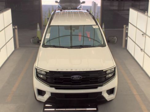 Used 2025 Ford Expedition Active RWD image 13