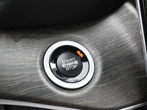 Used 2025 Jeep Grand Cherokee L Limited RWD image 22