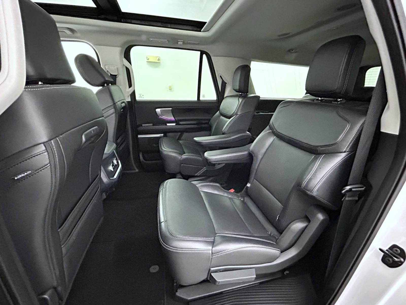 Used 2025 Ford Expedition Max Platinum AWD/4WD image 22