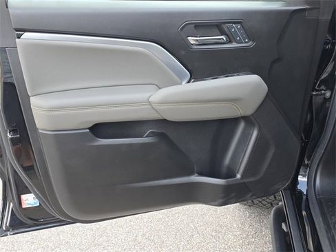 Used 2024 Chevrolet Colorado ZR2 w/ ZR2 Convenience Package III image 44