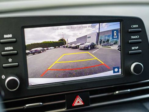 Used 2022 Hyundai Elantra SEL FWD image 24