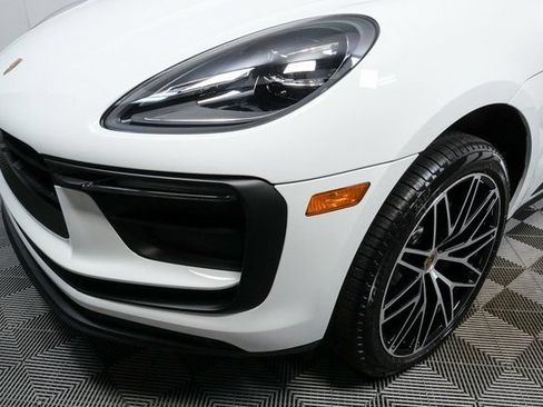Certified 2026 Porsche Macan AWD/4WD image 36
