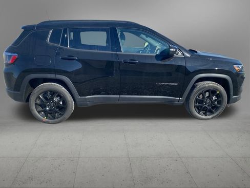 New 2026 Jeep Compass Latitude image 10