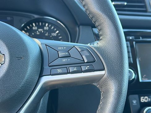 Used 2020 Nissan Rogue SV image 28