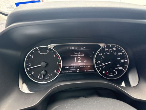 Used 2024 Nissan Rogue S FWD image 16