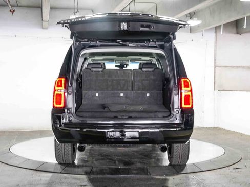 Used 2018 Chevrolet Suburban Premier RWD image 27