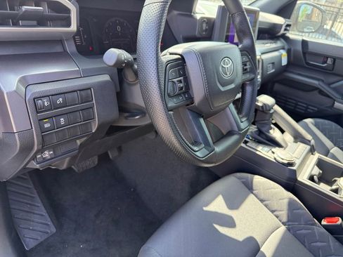 Used 2026 Toyota Tacoma SR5 AWD/4WD image 31