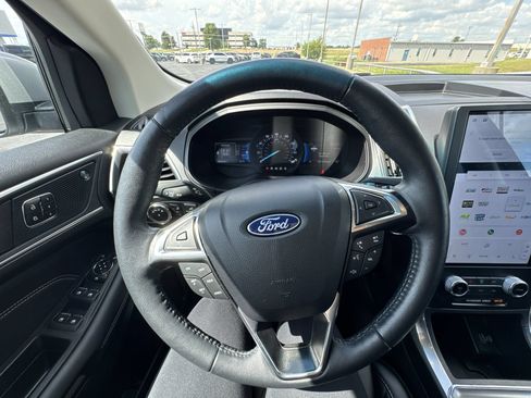 Used 2024 Ford Edge Titanium AWD/4WD image 14