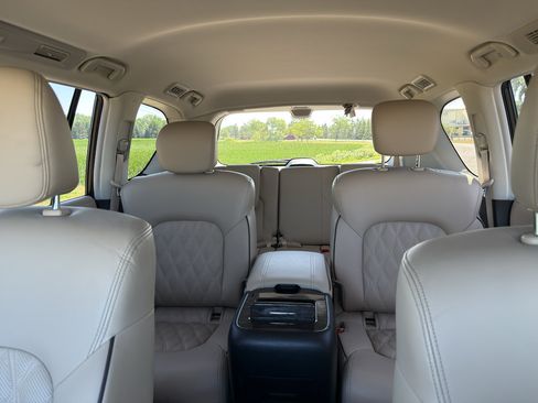 Used 2024 Nissan Armada Platinum w/ Captain's Chairs Package AWD/4WD image 27