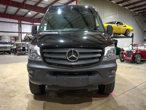 Used 2016 Freightliner Sprinter 2500 image 13