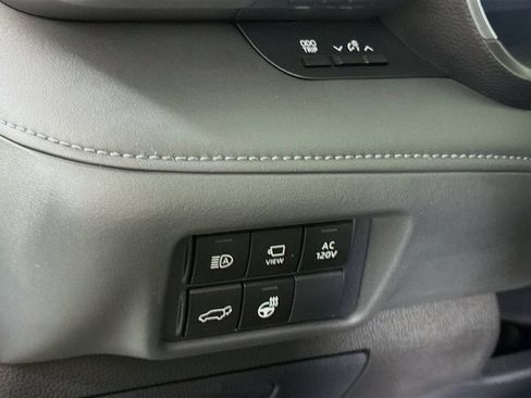 Used 2026 Toyota Highlander Platinum AWD/4WD image 22