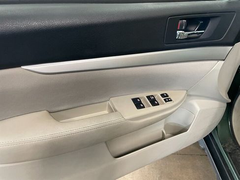 Used 2013 Subaru Outback 2.5i Premium AWD/4WD image 22