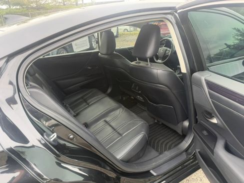 Used 2020 Lexus ES 300h w/ Accessory Package FWD image 29