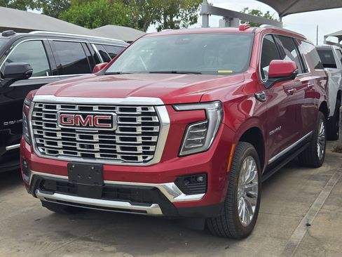 Certified 2025 GMC Yukon XL Denali w/ Sun & Power Step Package AWD/4WD image 3