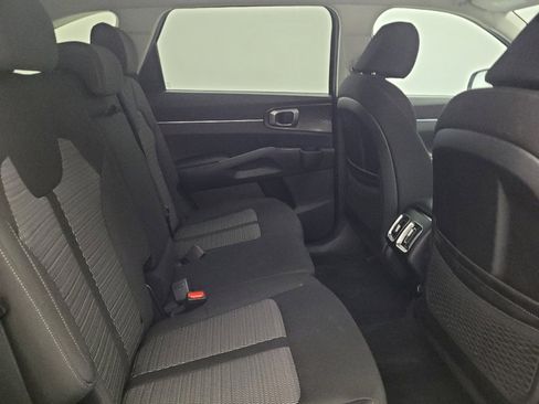Used 2023 Kia Sorento LX FWD image 19