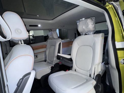 New 2025 Volkswagen ID. Buzz 1st Edition image 59