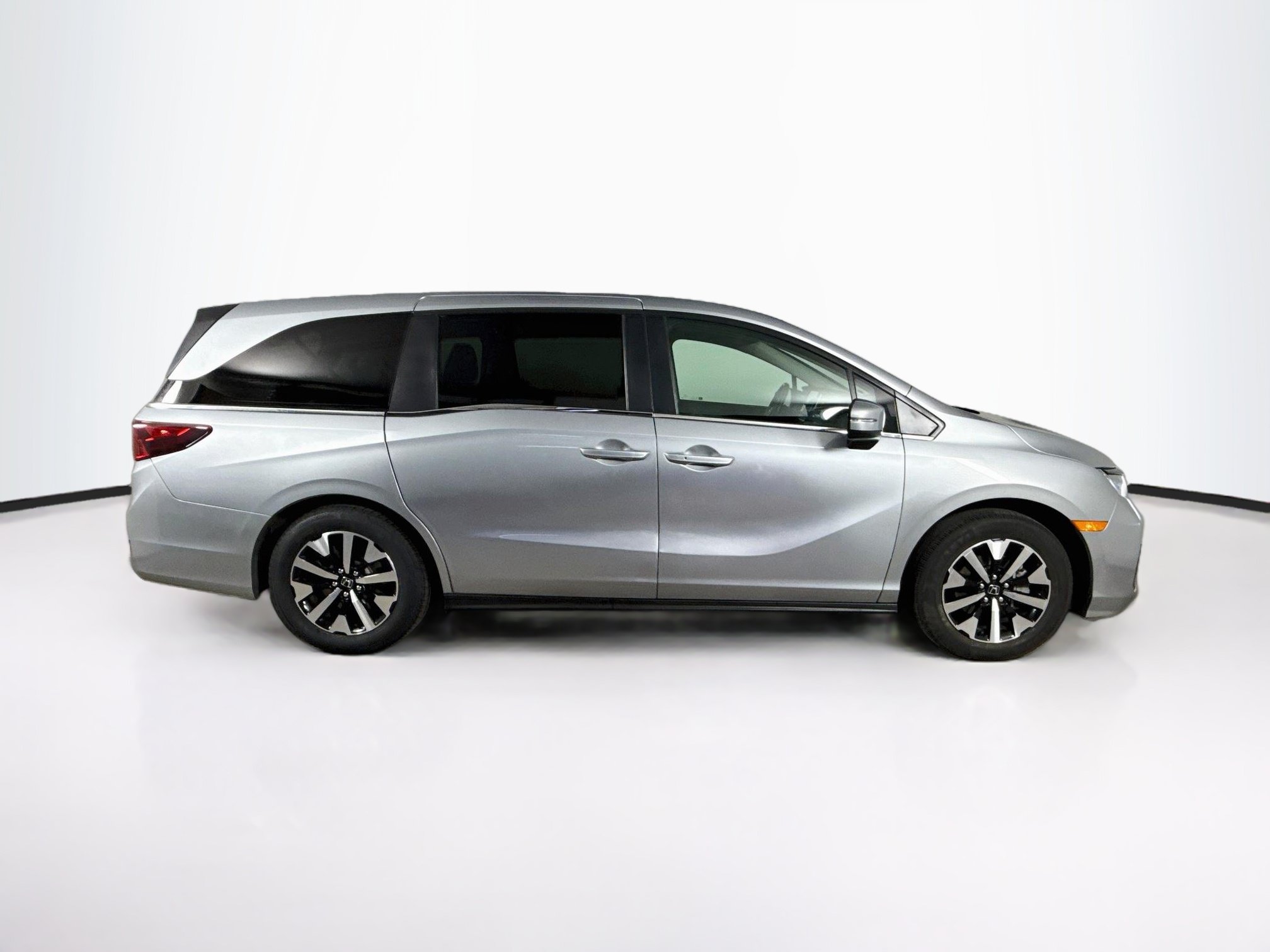 Certified 2025 Honda Odyssey EX-L image 2